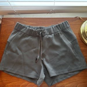 Lululemon On The Fly Short Olive Green Size 6